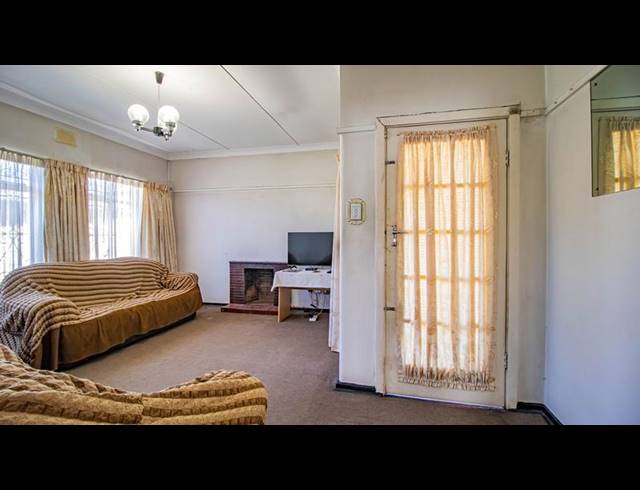 3 BEDROOM HOUSE FOR SALE IN WYCHWOOD
